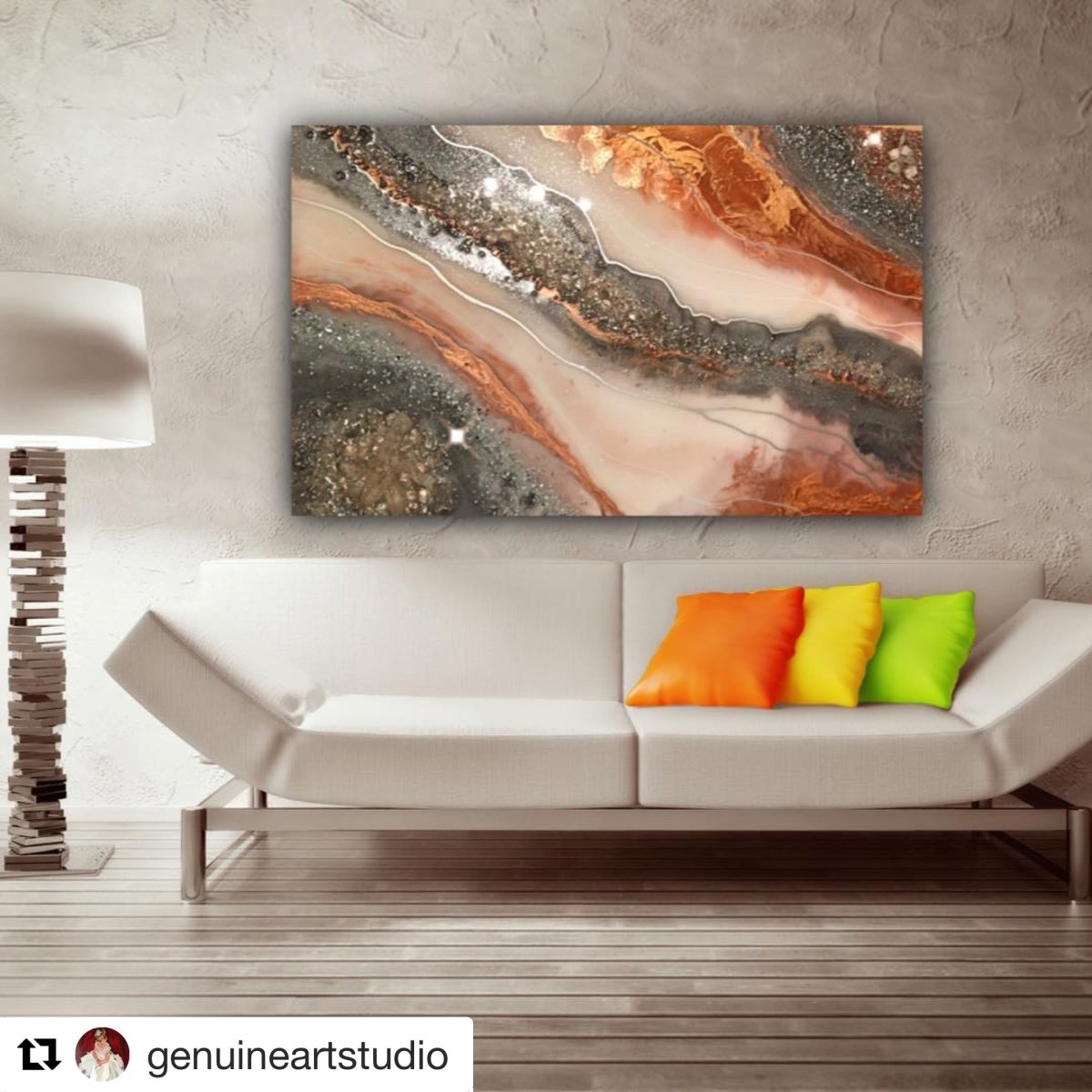 Картины из эпоксидной смолы в интерьере гостиной