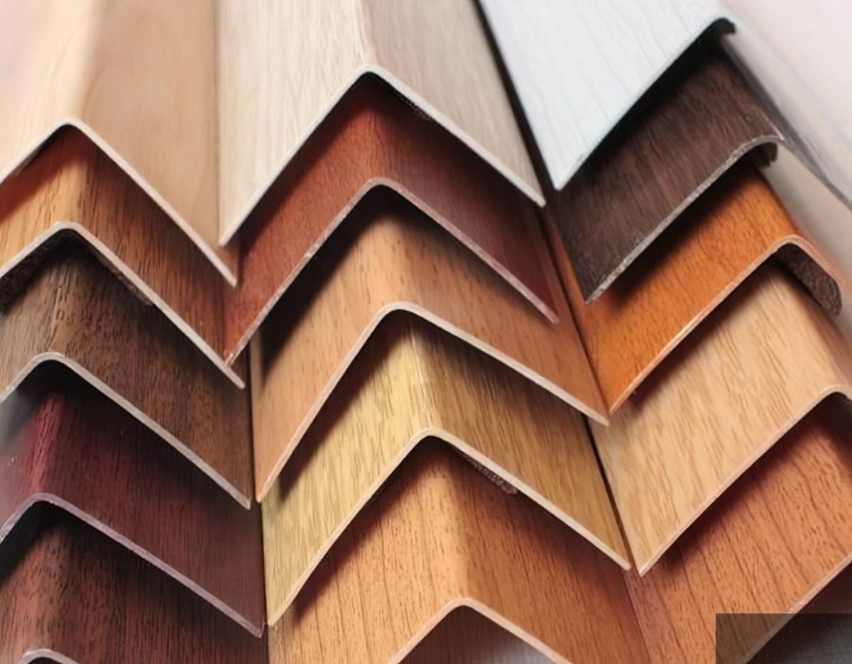 Уголок декоративный