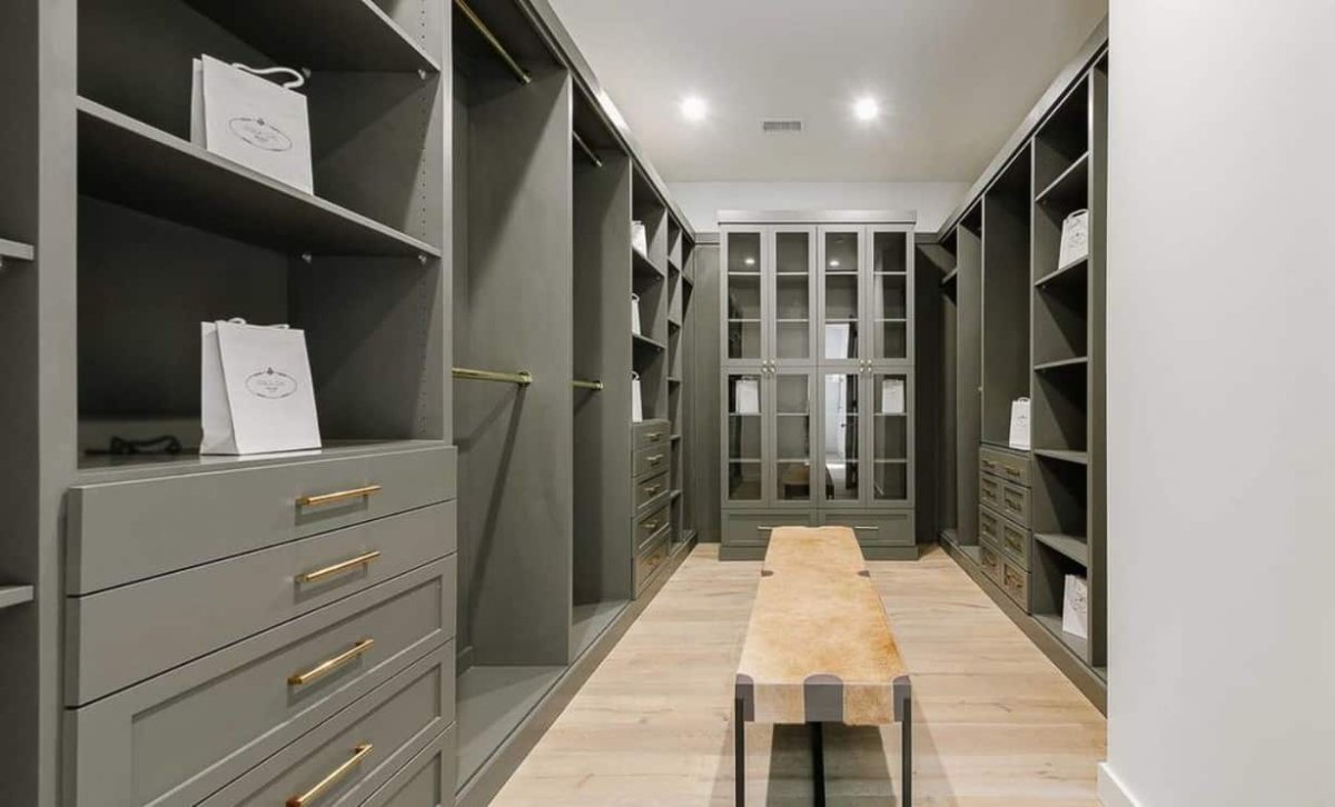 П образная гардеробная