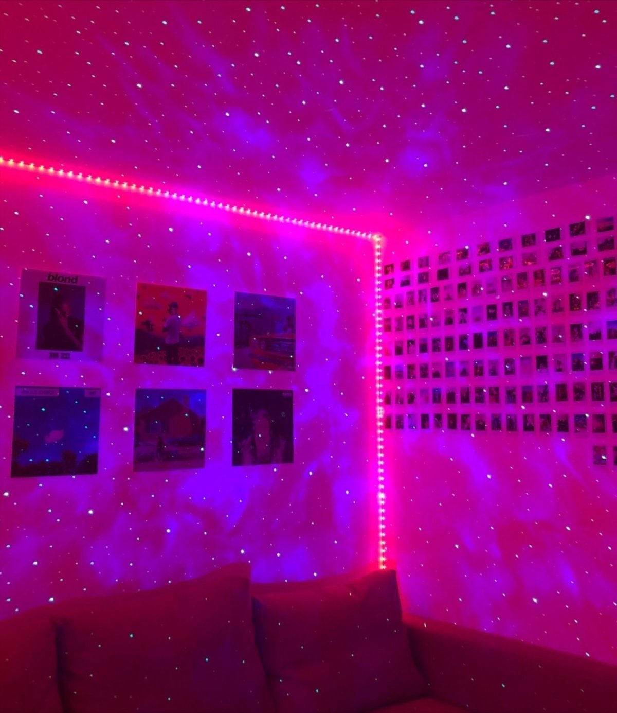 Комната в неоновом стиле