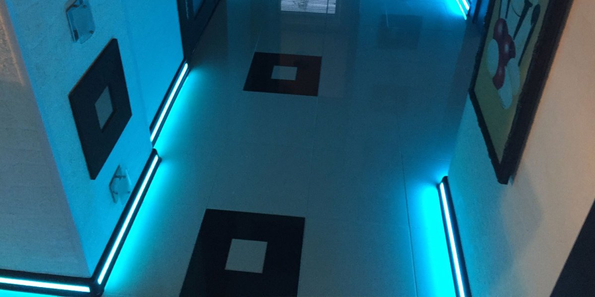 Светодиодная лента в комнате