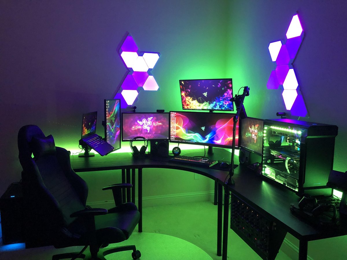 Геймерское место с подсветкой