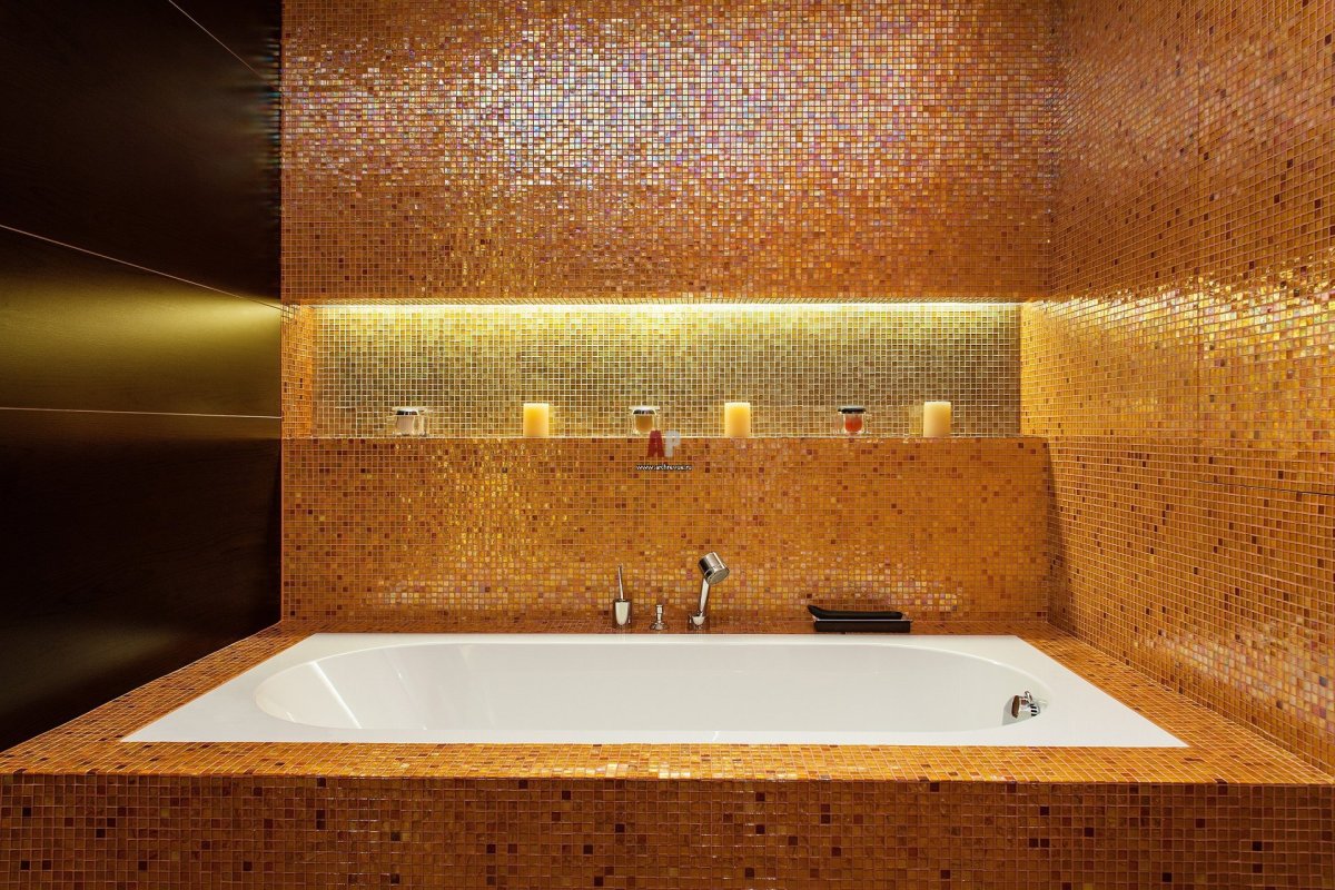 Ниша в ванной с подсветкой