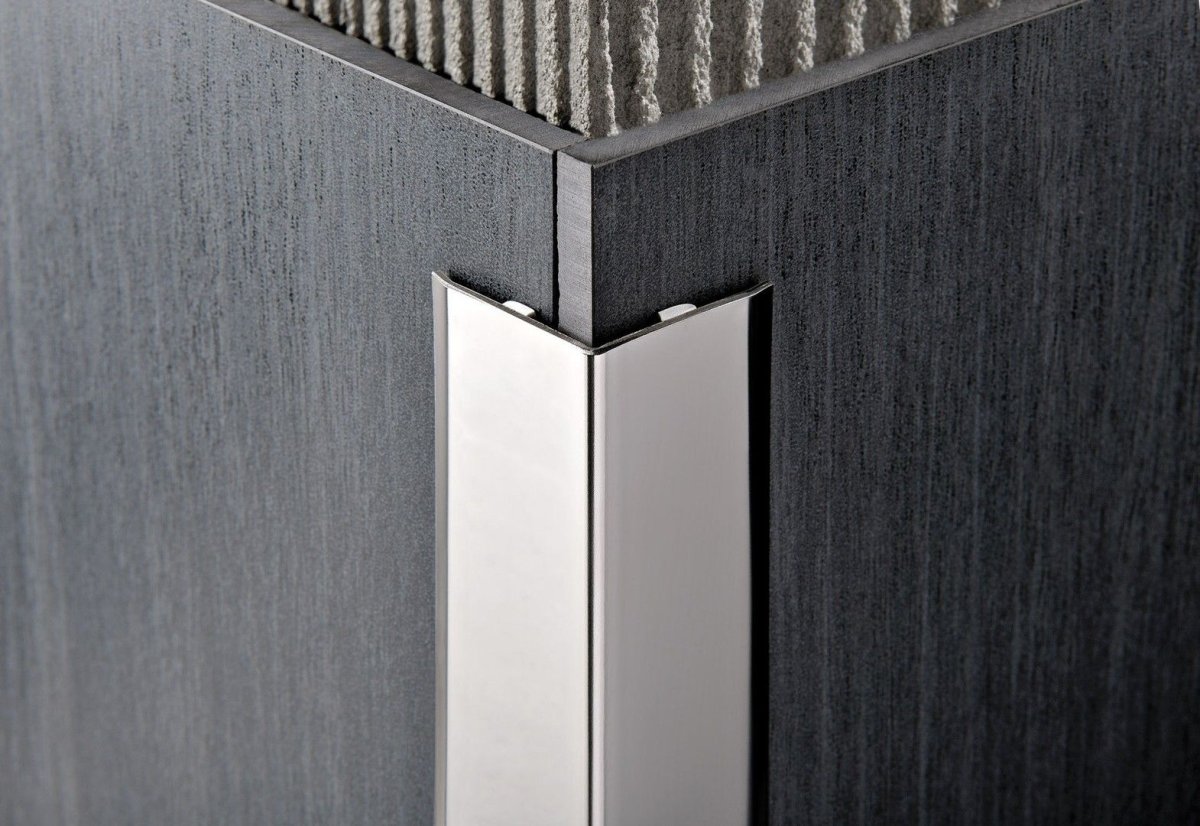 Латунный уголок полированный 10х10мм ЛПН-10/10 2,7м