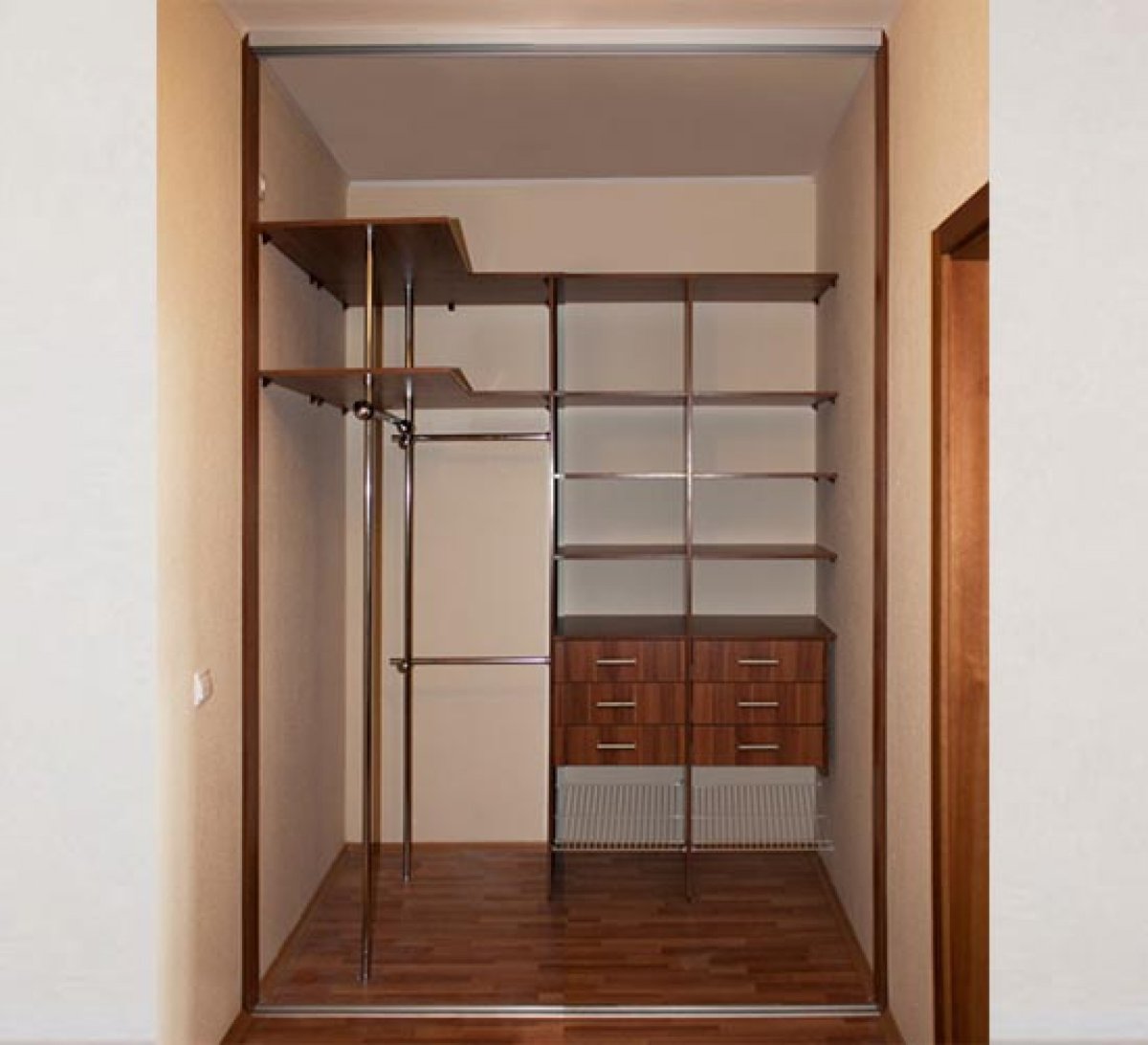 Глубокий шкаф купе