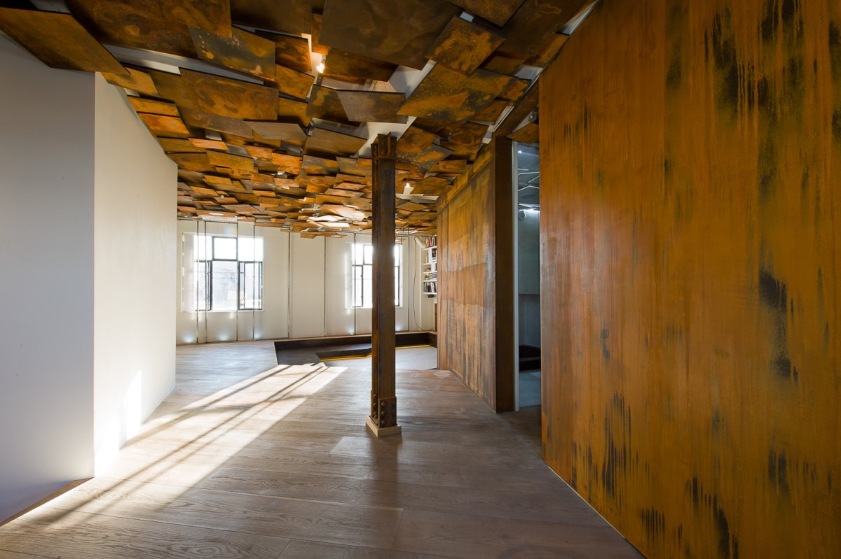 Металлические листы в интерьере лофт