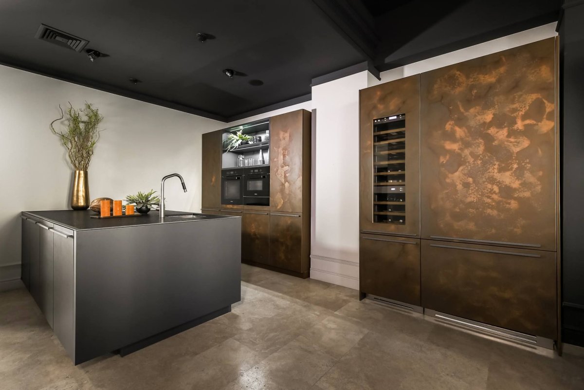 Кухни с фасадами под ржавчину