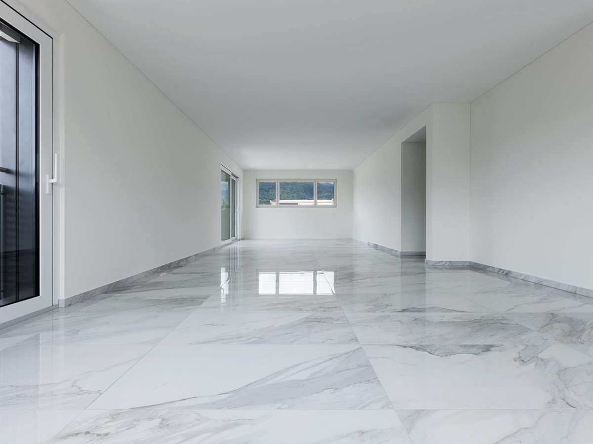 Ьелын стены и мраморный пол