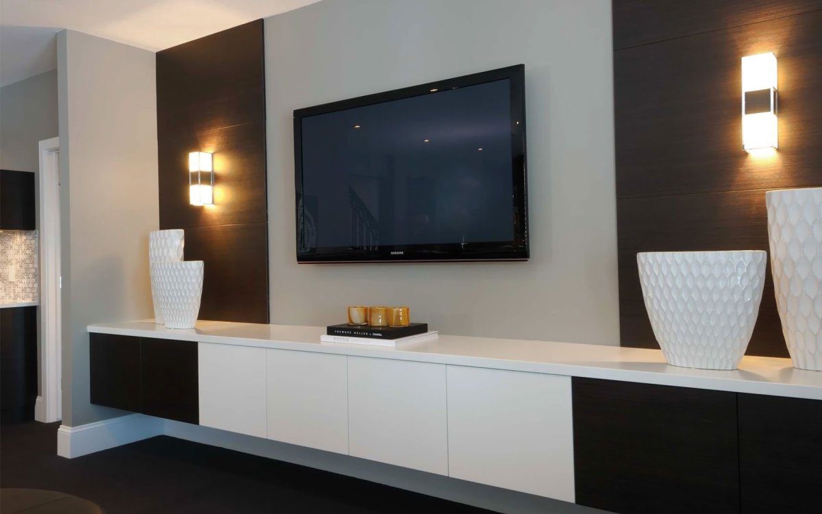 Панель под телевизор на стену