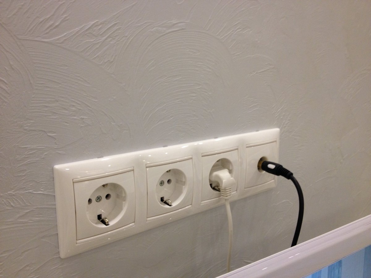 Розетки в интерьере