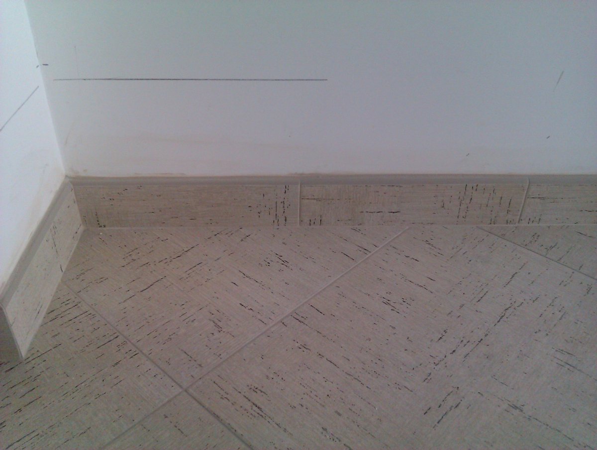 Плинтус из керамической плитки для пола