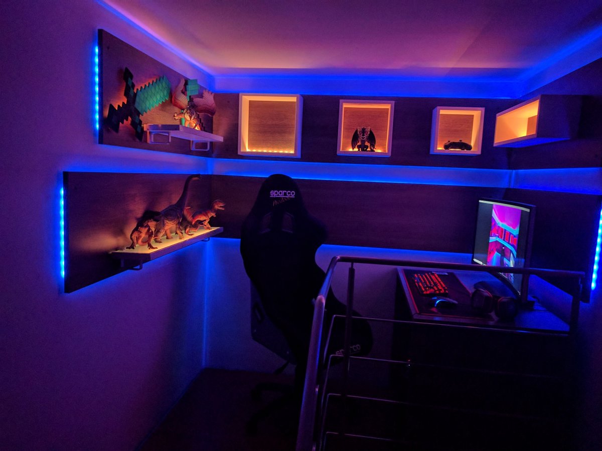 Игровая комната с подсветкой