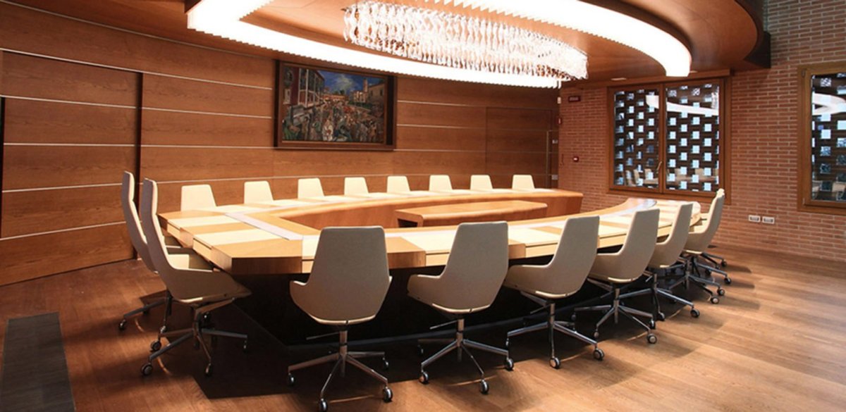 Furniture Layout in Conference Room