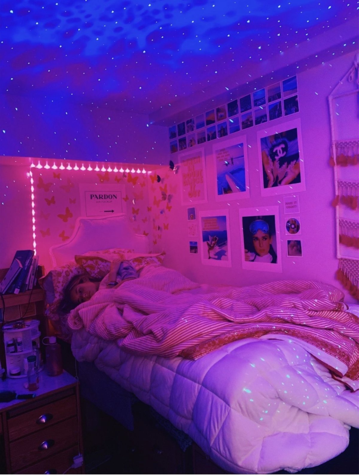 Комната подростка неон