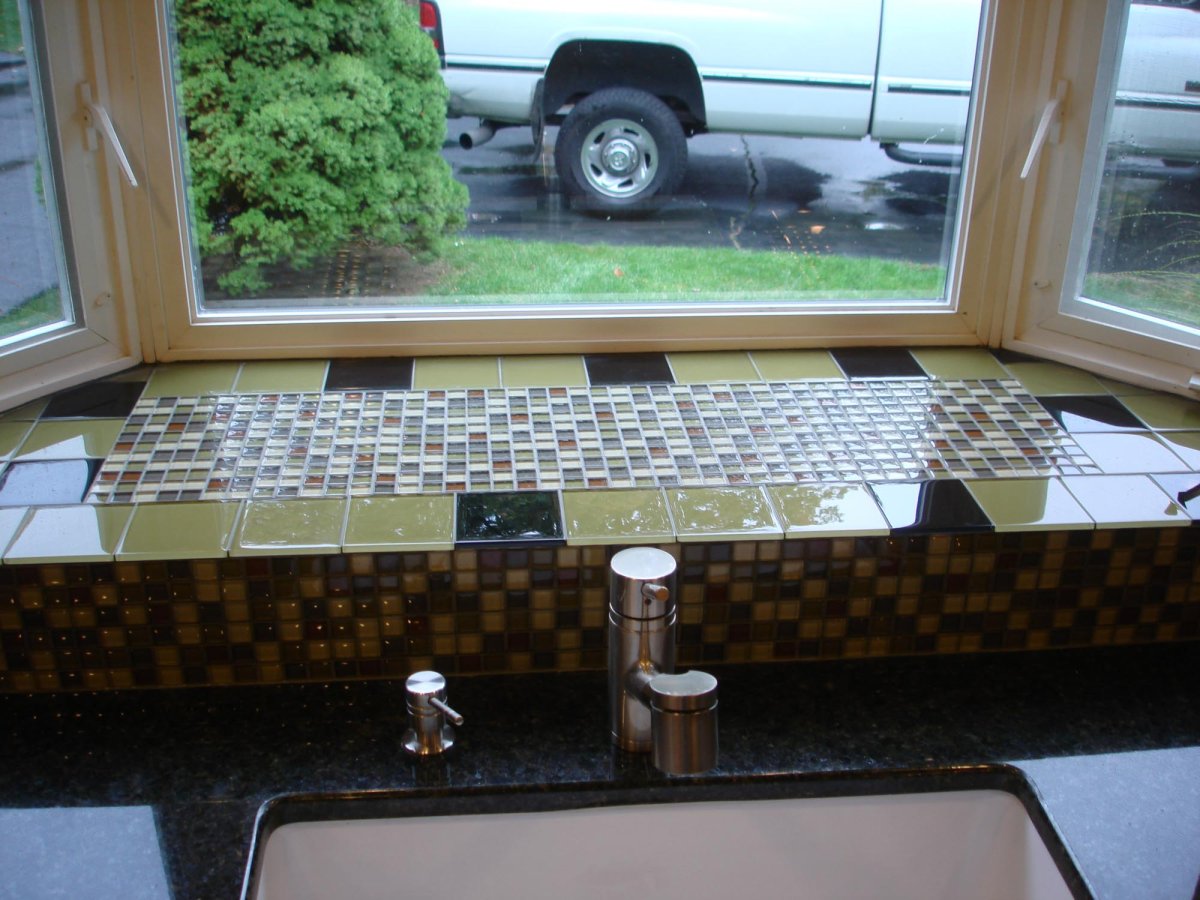 Подоконник из мозаики