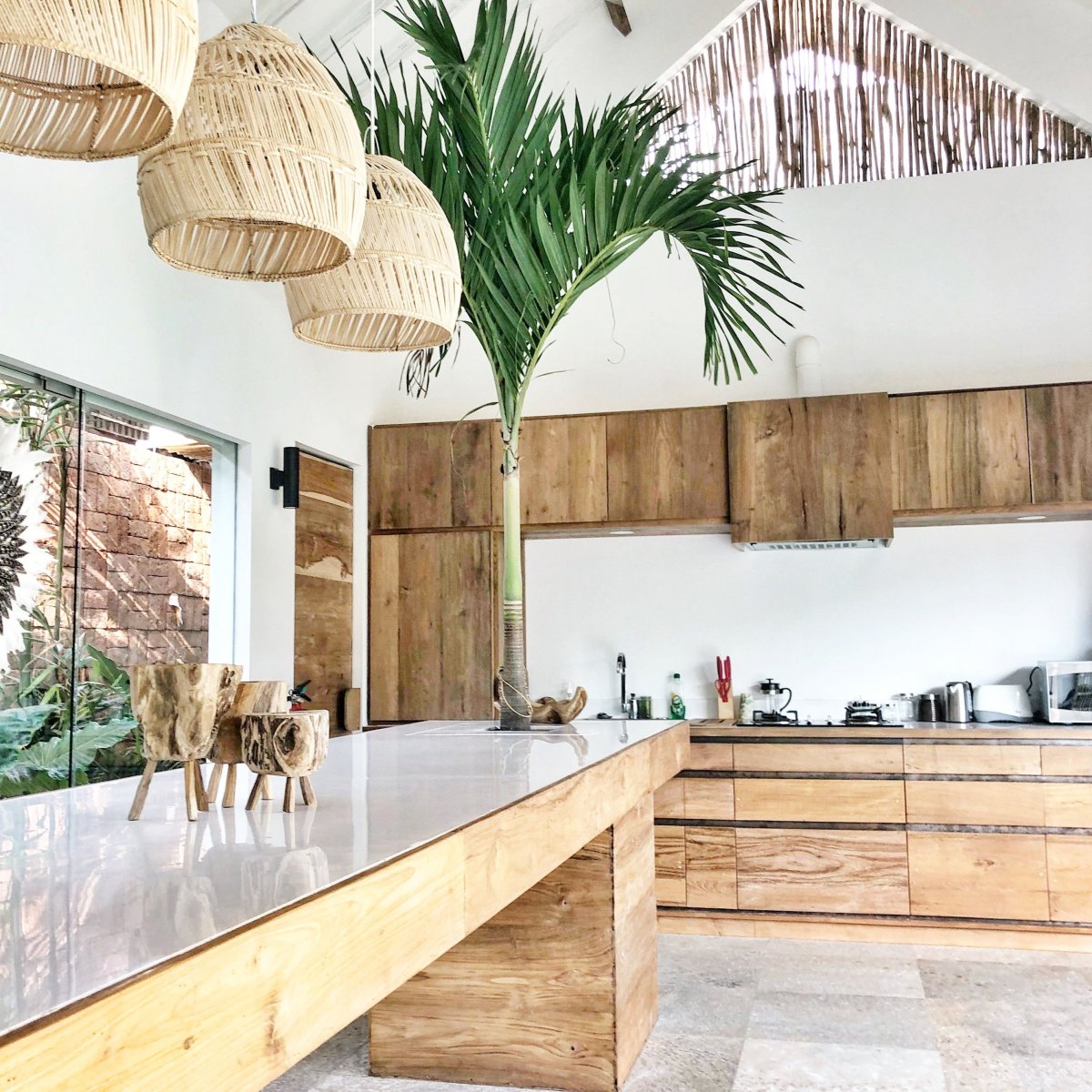 Кухня в балийском стиле