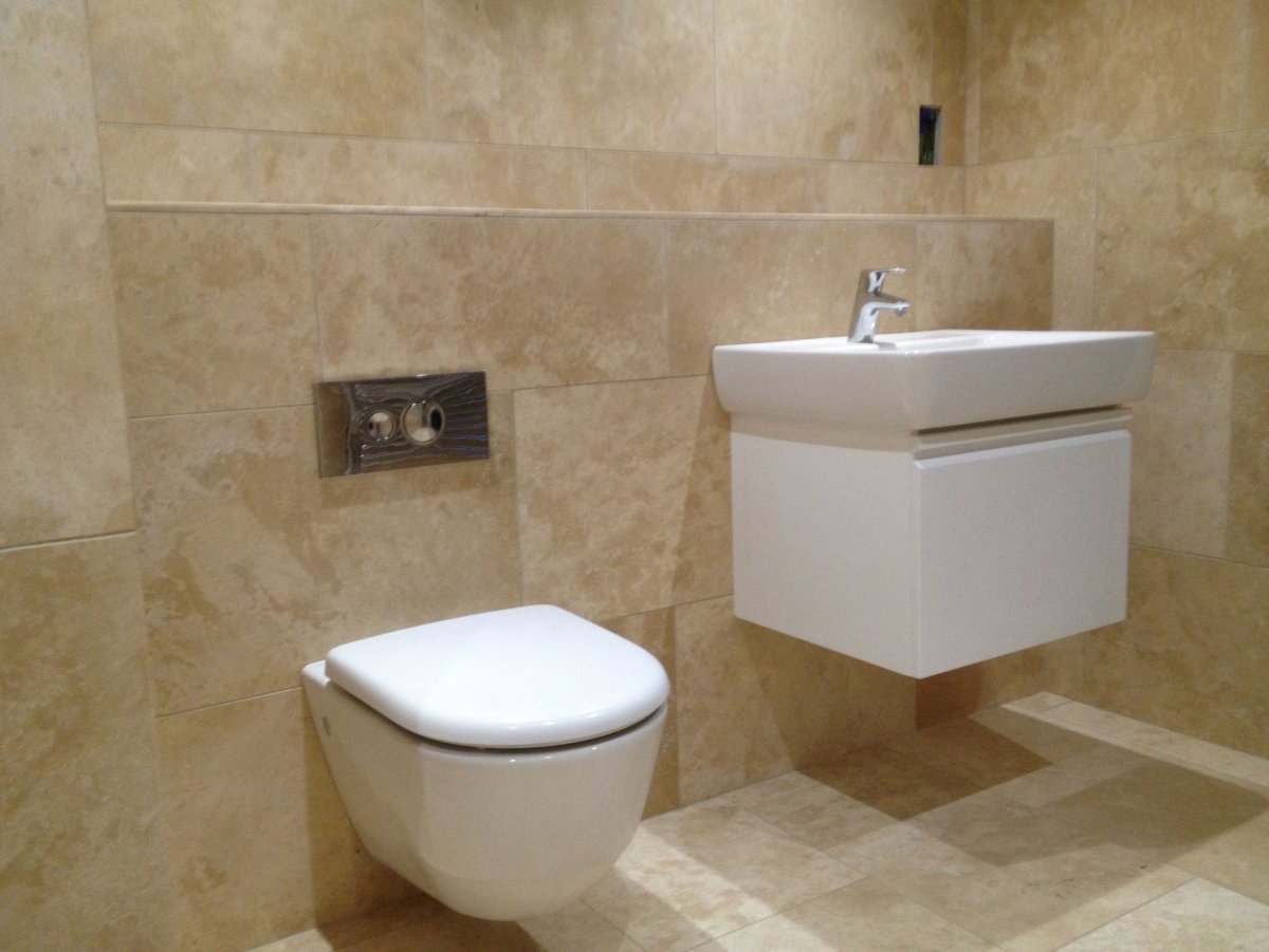 Встроенный унитаз инсталляция в интерьере