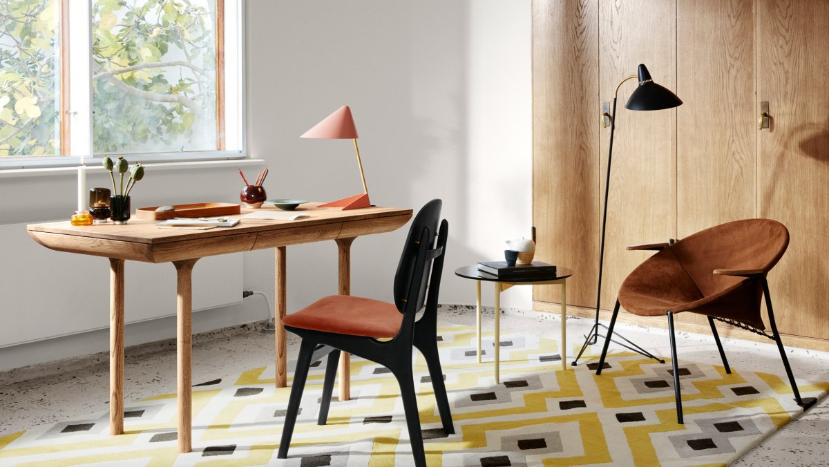 Стол в датском стиле