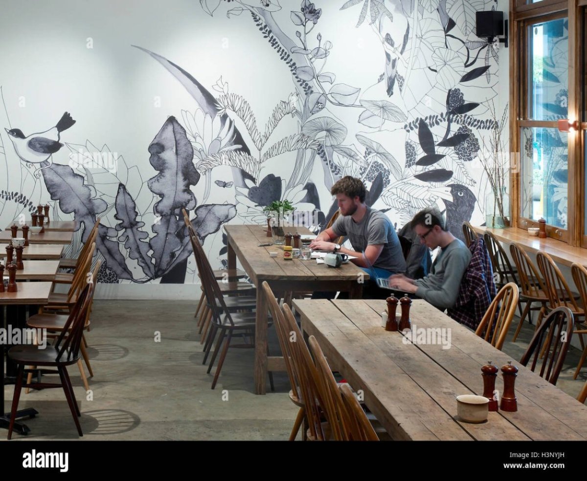 Роспись стен в ресторане