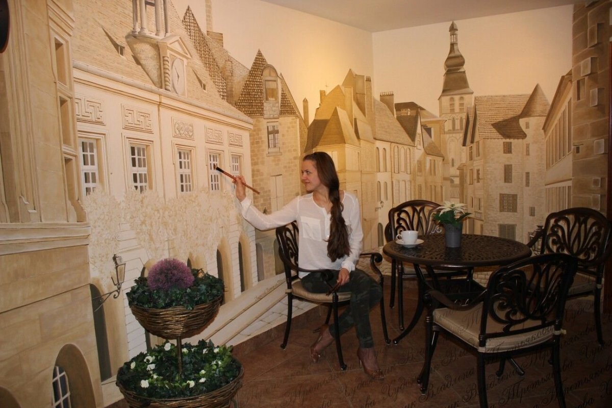 Роспись стен в городском кафе