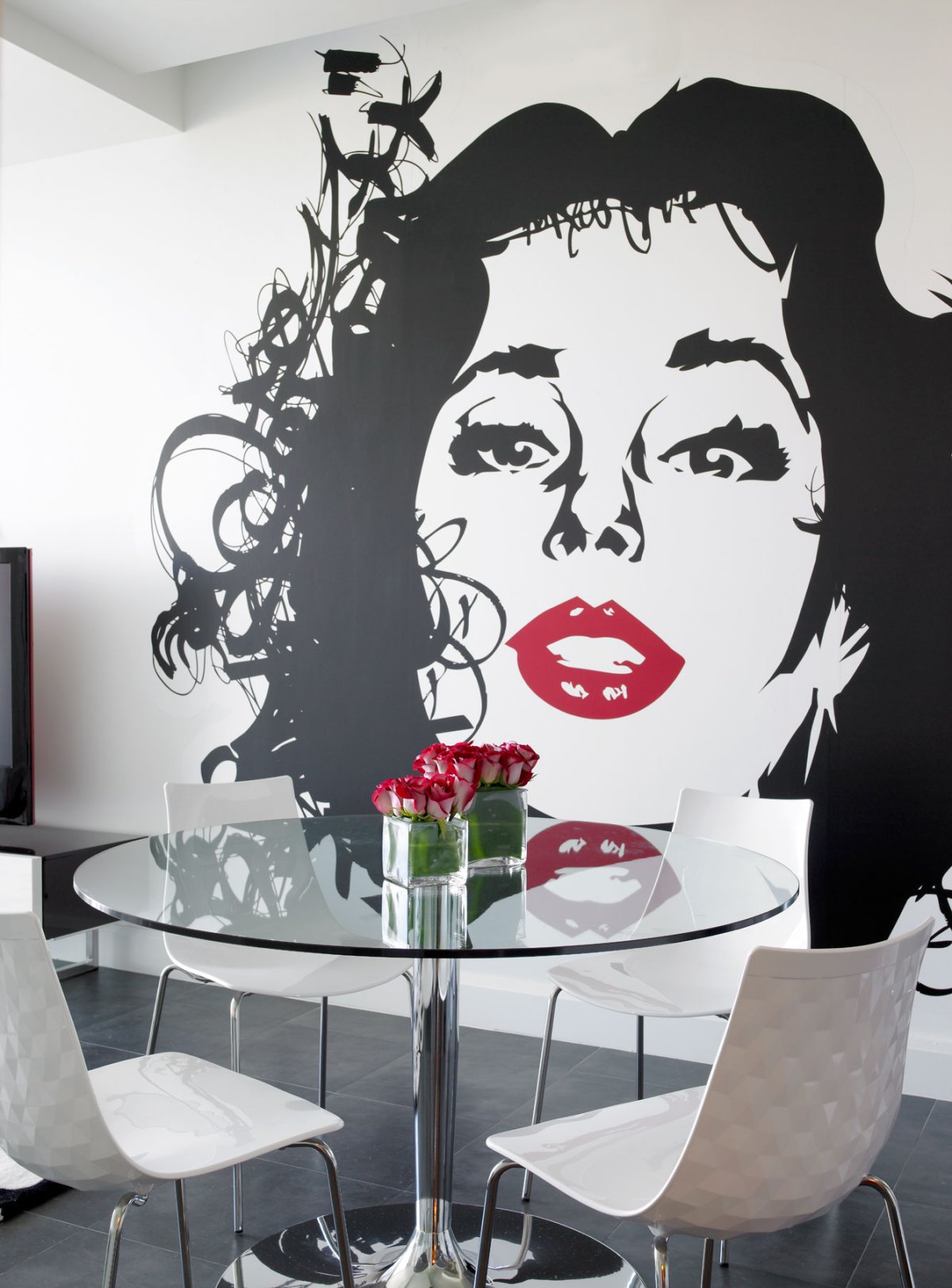 Рисунки на стенах в интерьере