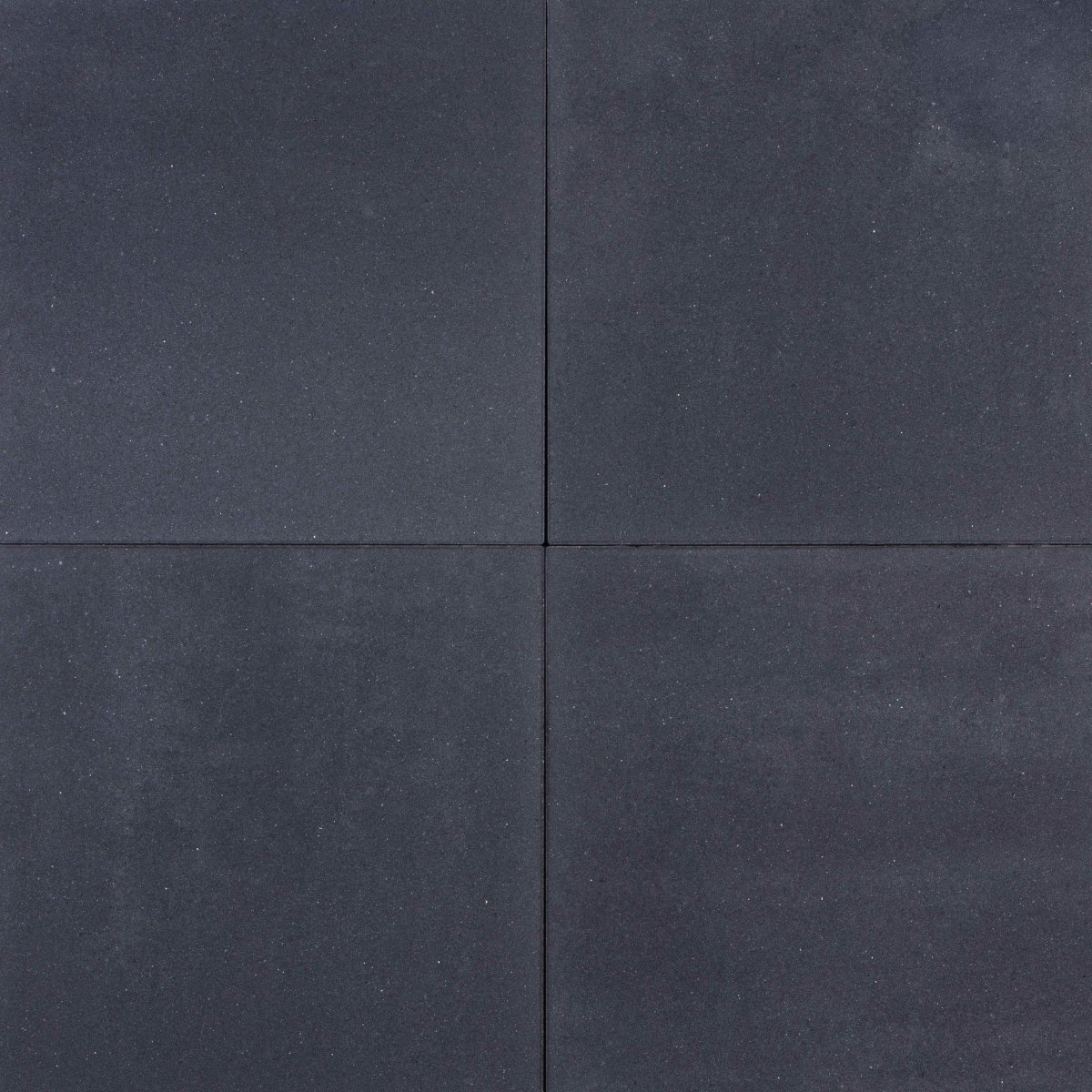 Черный профиль сверху плитки