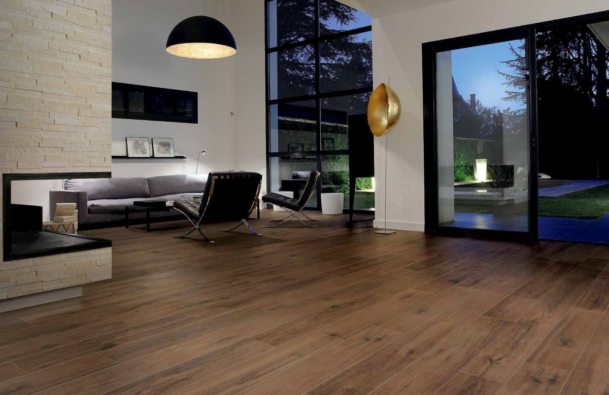 Керамогранит под дерево в интерьере