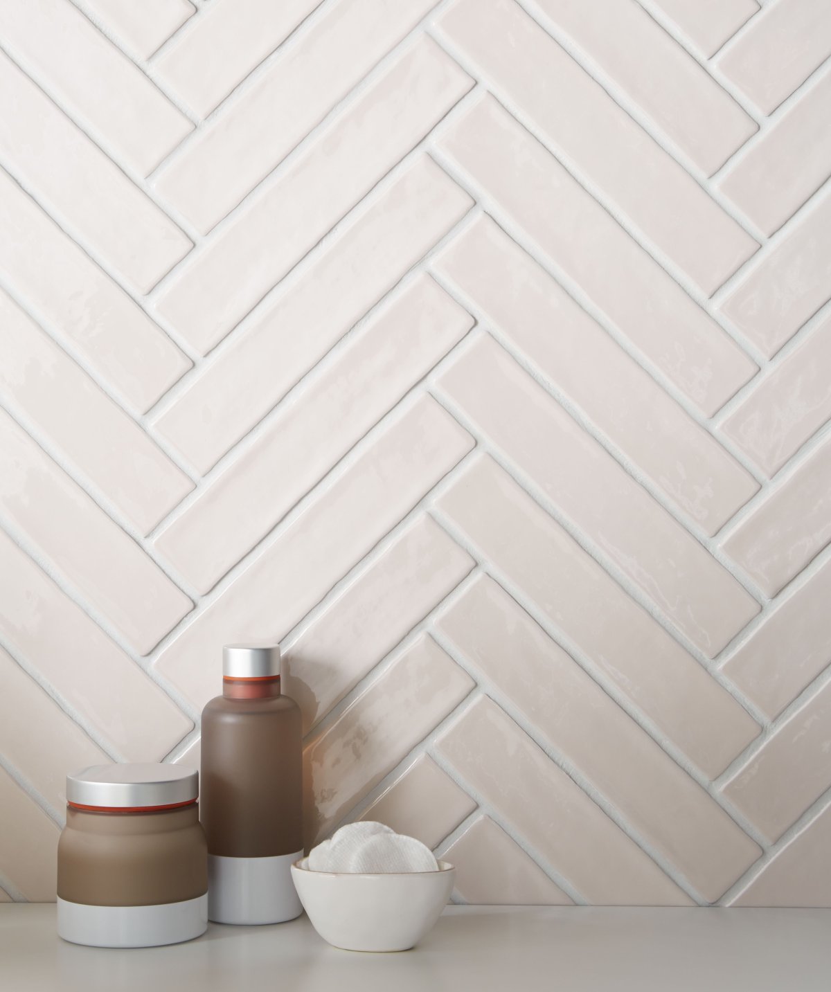 Розовая плитка елочкой