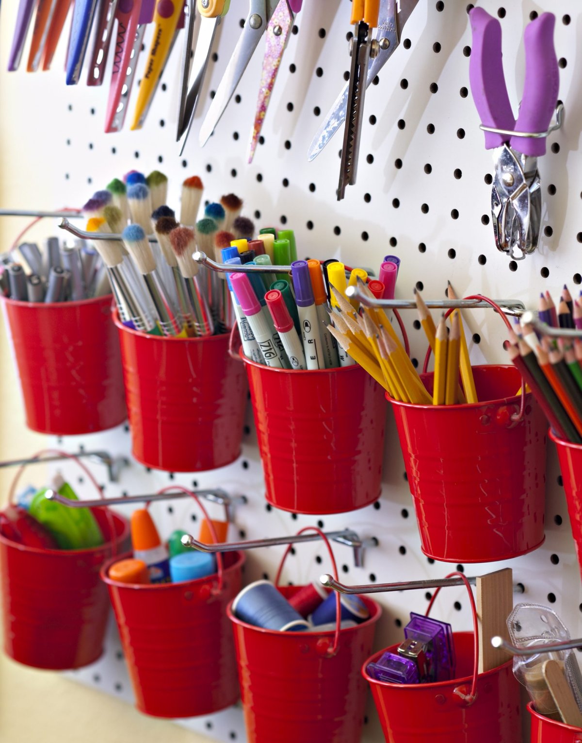 Настенный органайзер для карандашей