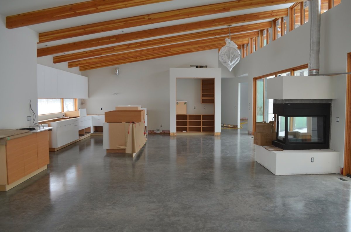 Бетонный пол в доме