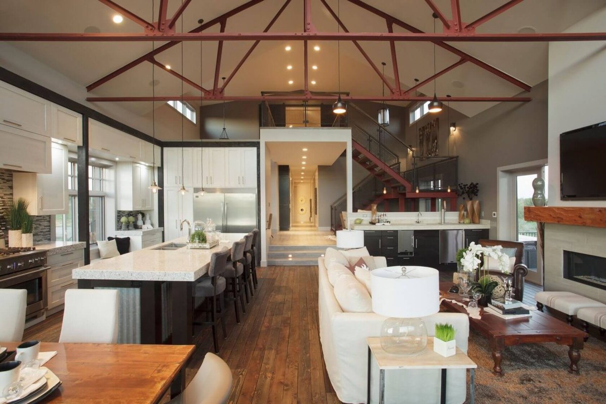 Кухня совмещенная с залом лофт в доме