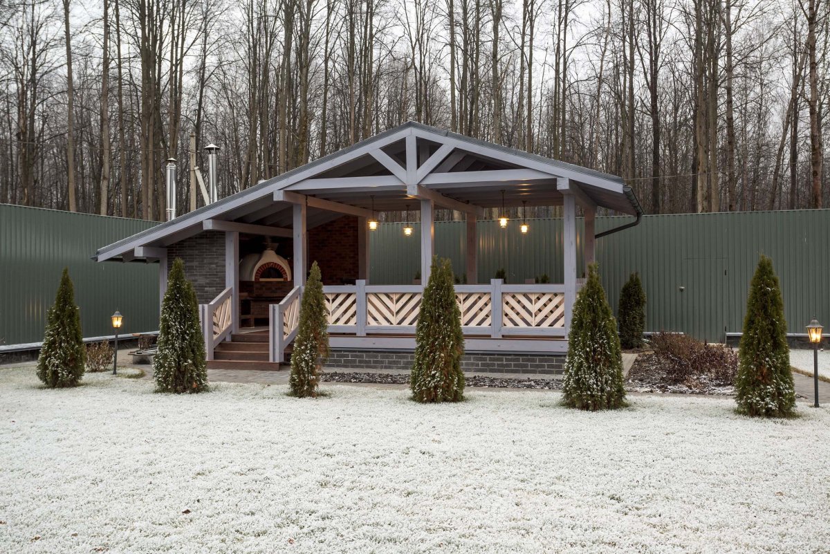 Зимняя беседка в стиле Шале