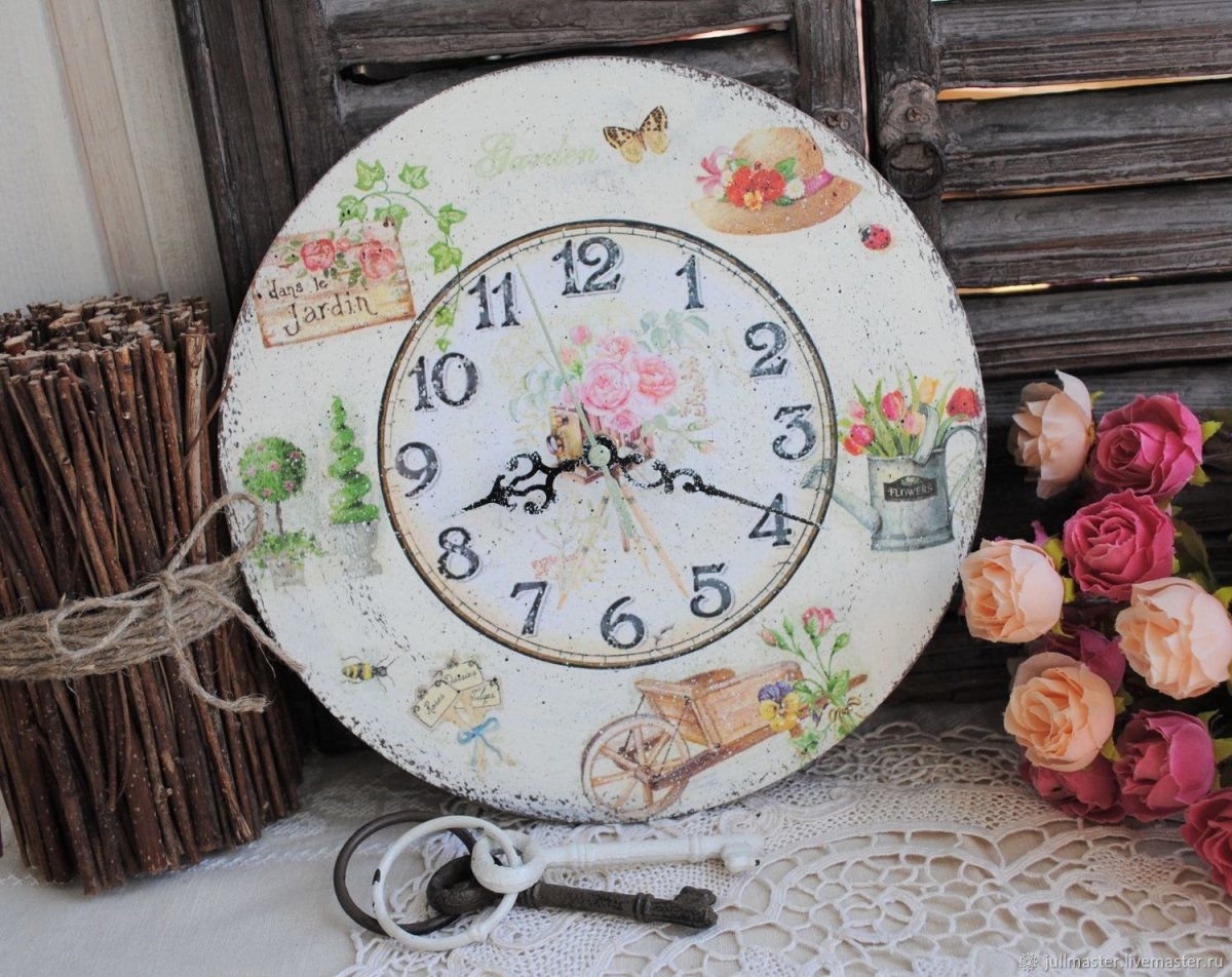 Часы в прованском стиле