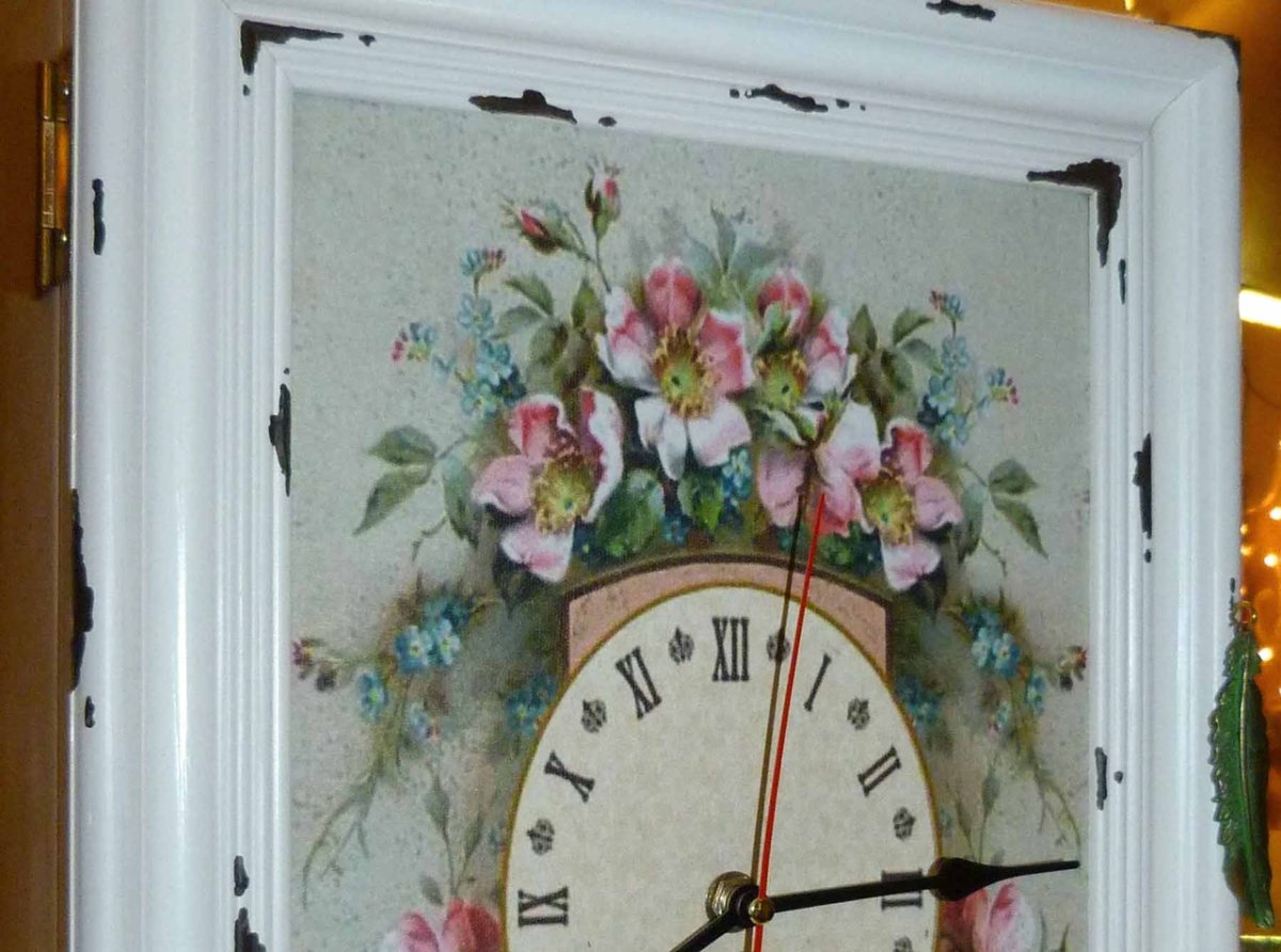 Часы в стиле Прованс настенные
