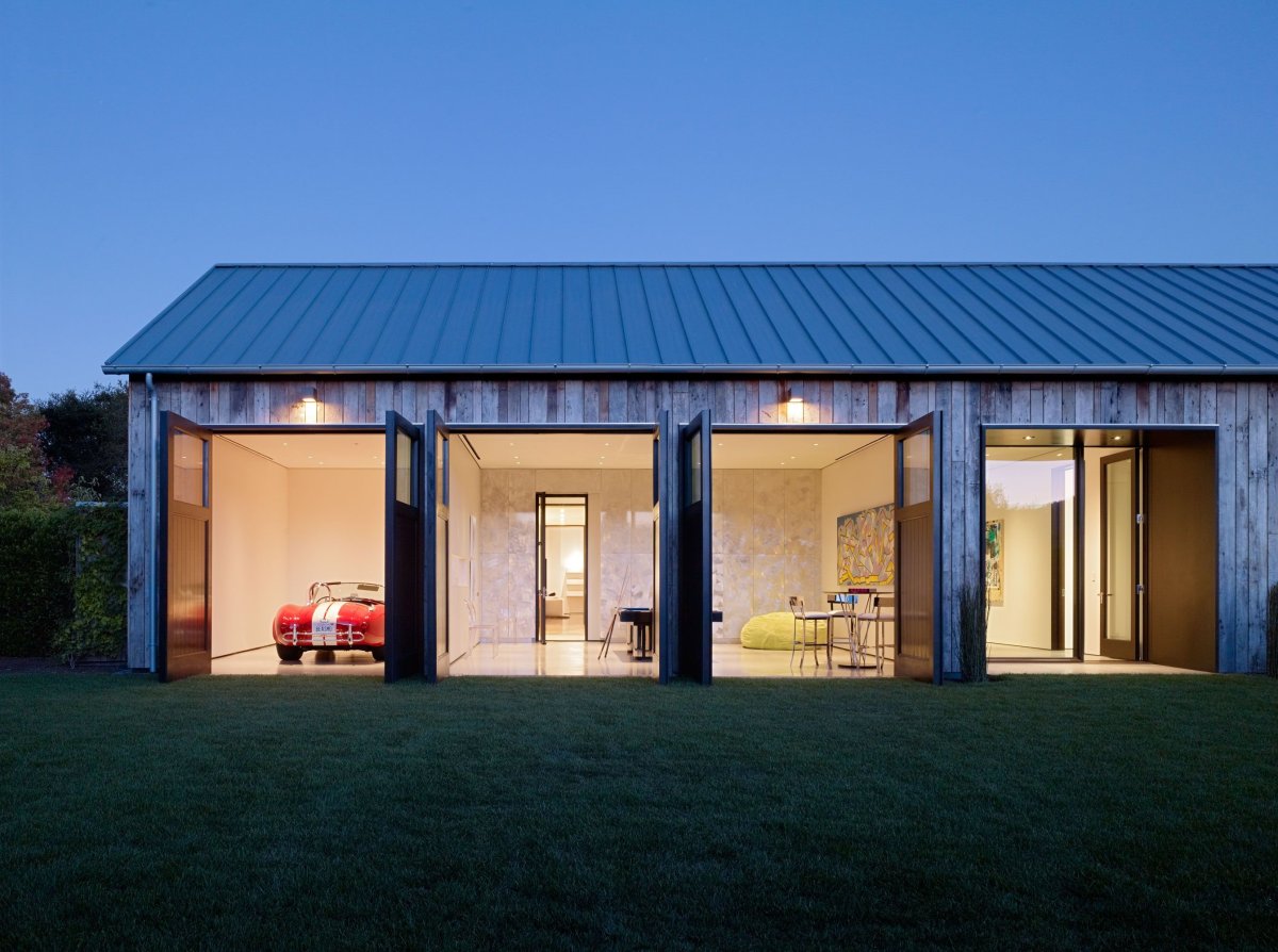 Гараж в стиле барнхаус