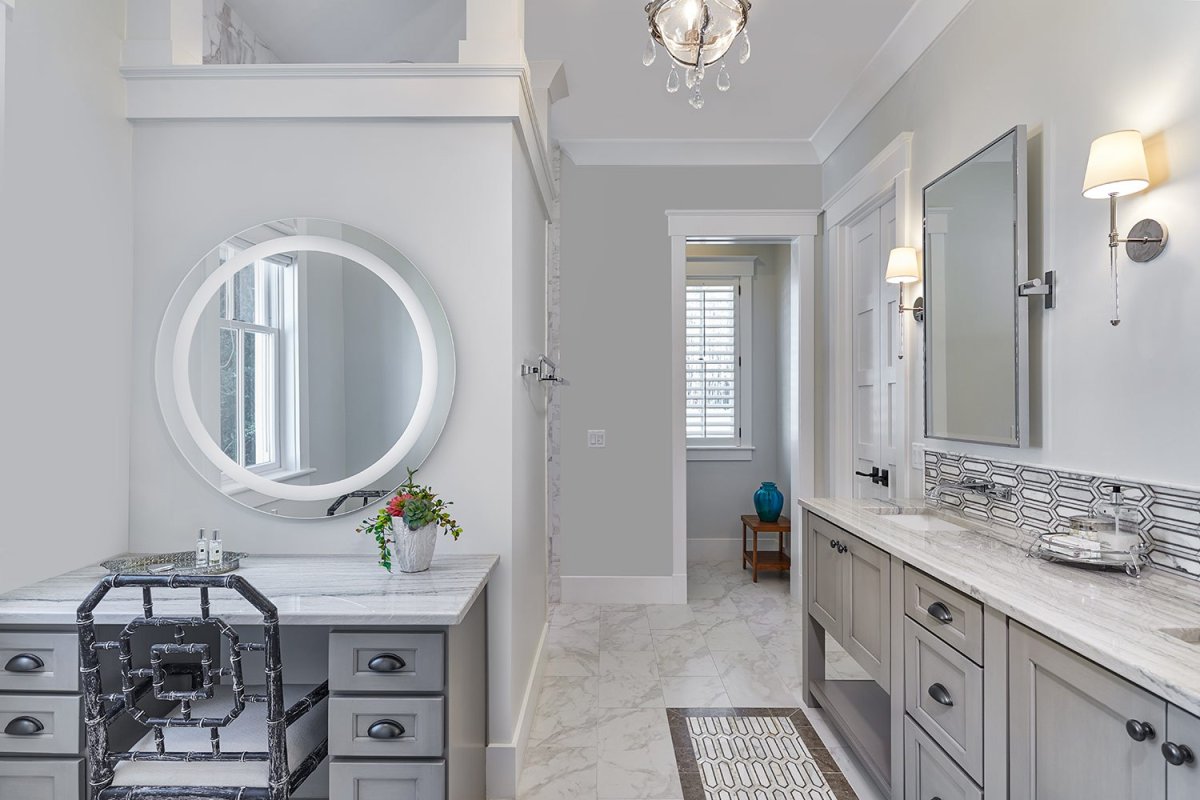 Зеркало в стиле Неоклассика в ванную