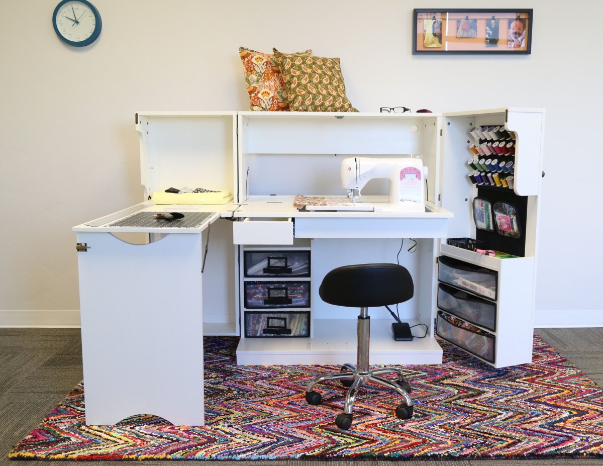 Стол для швеи в маленькой квартире