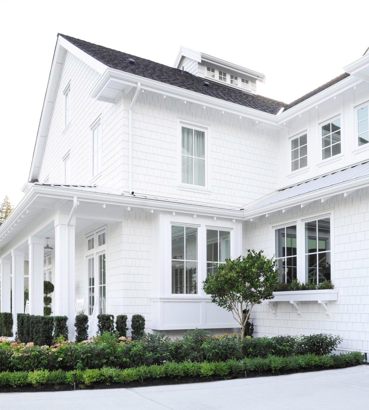 Хаус дом белый