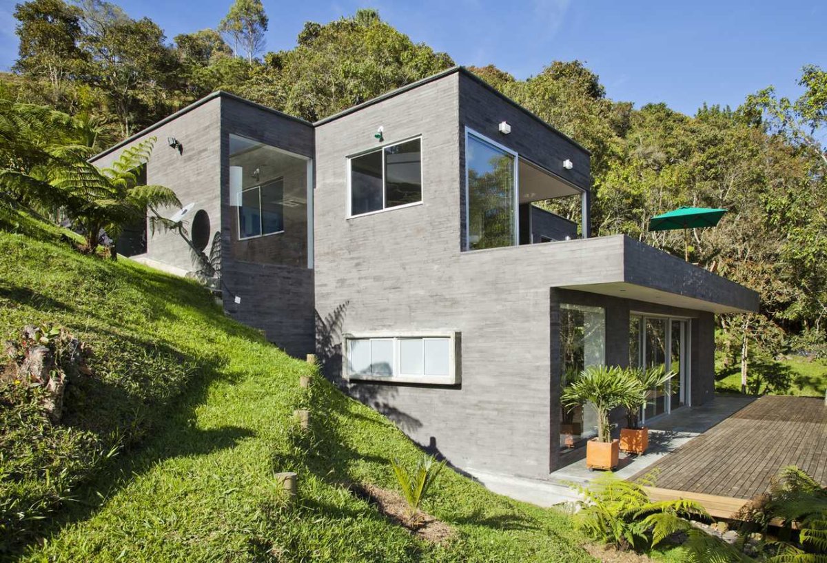 Проект дома на склоне House Wiesenhof