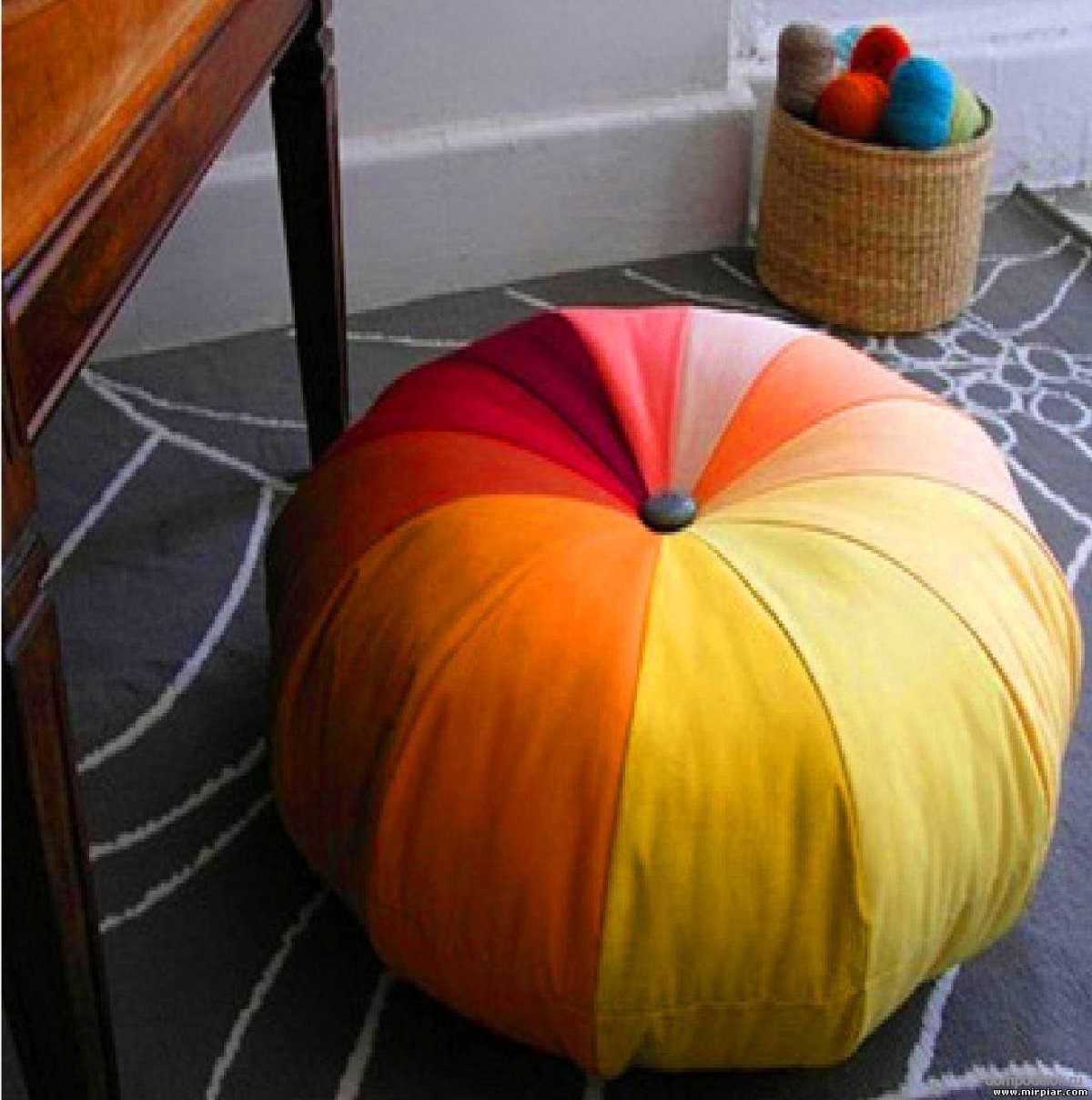 Пуф из поролона