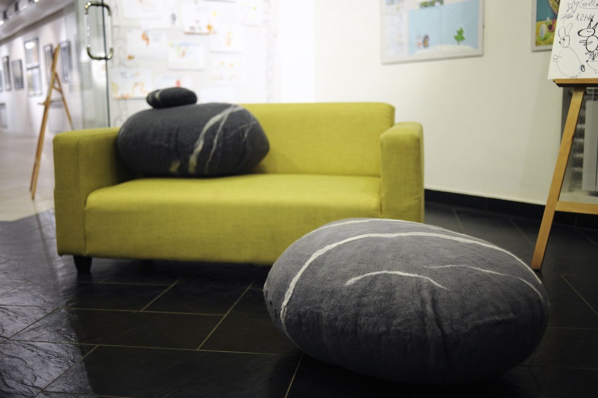 Пуф галька из Войлока