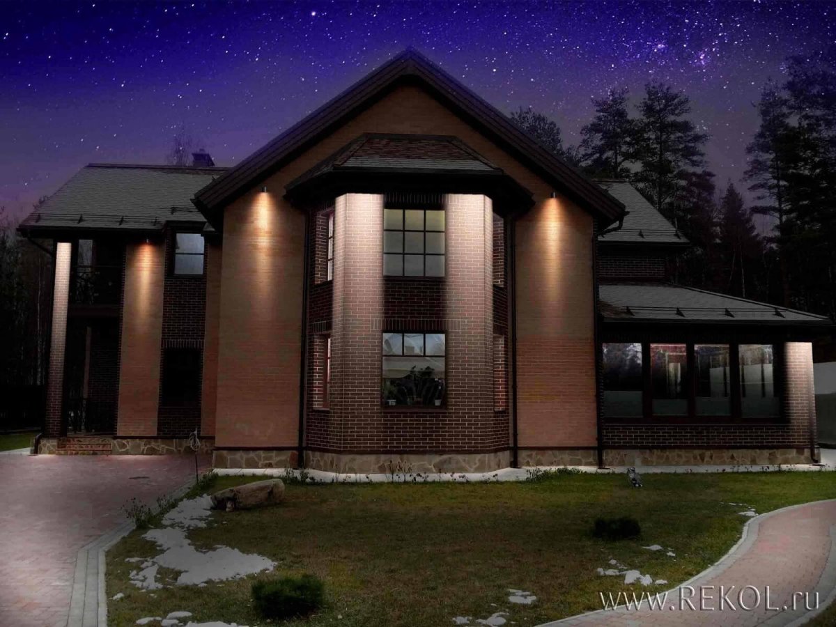 Подсветка фасада коттеджа