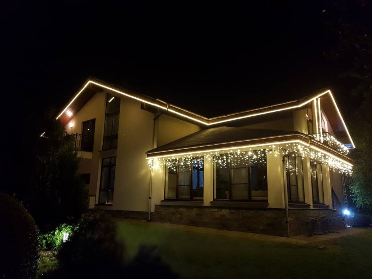 Контурное освещение фасада