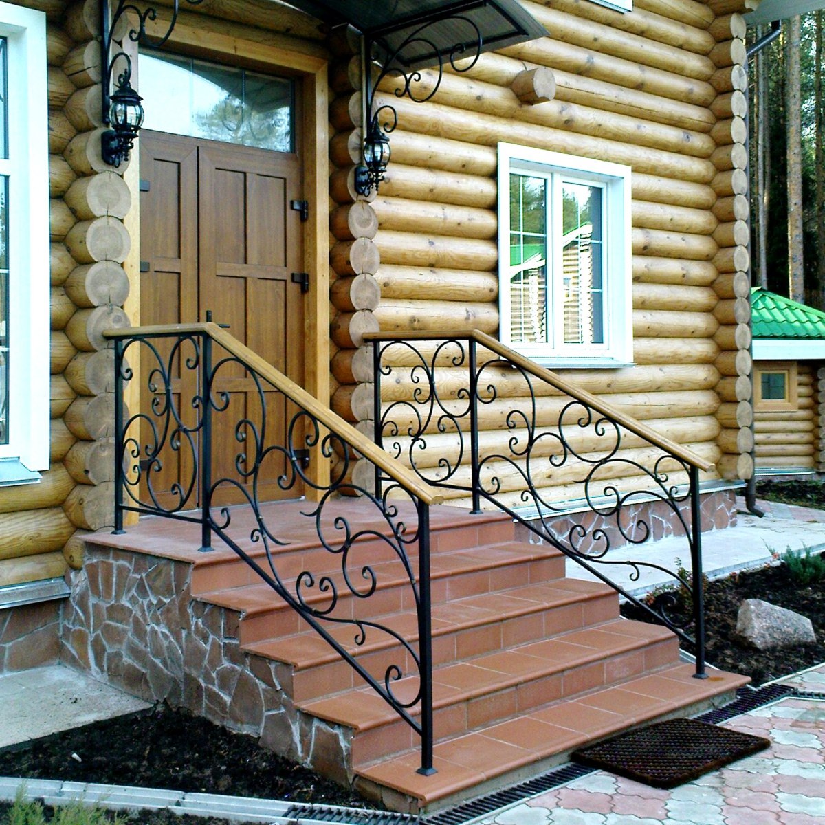 Крыльцо в частном доме