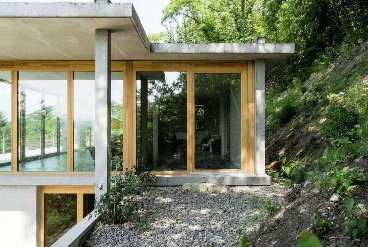 Дом ЛСТК на склоне