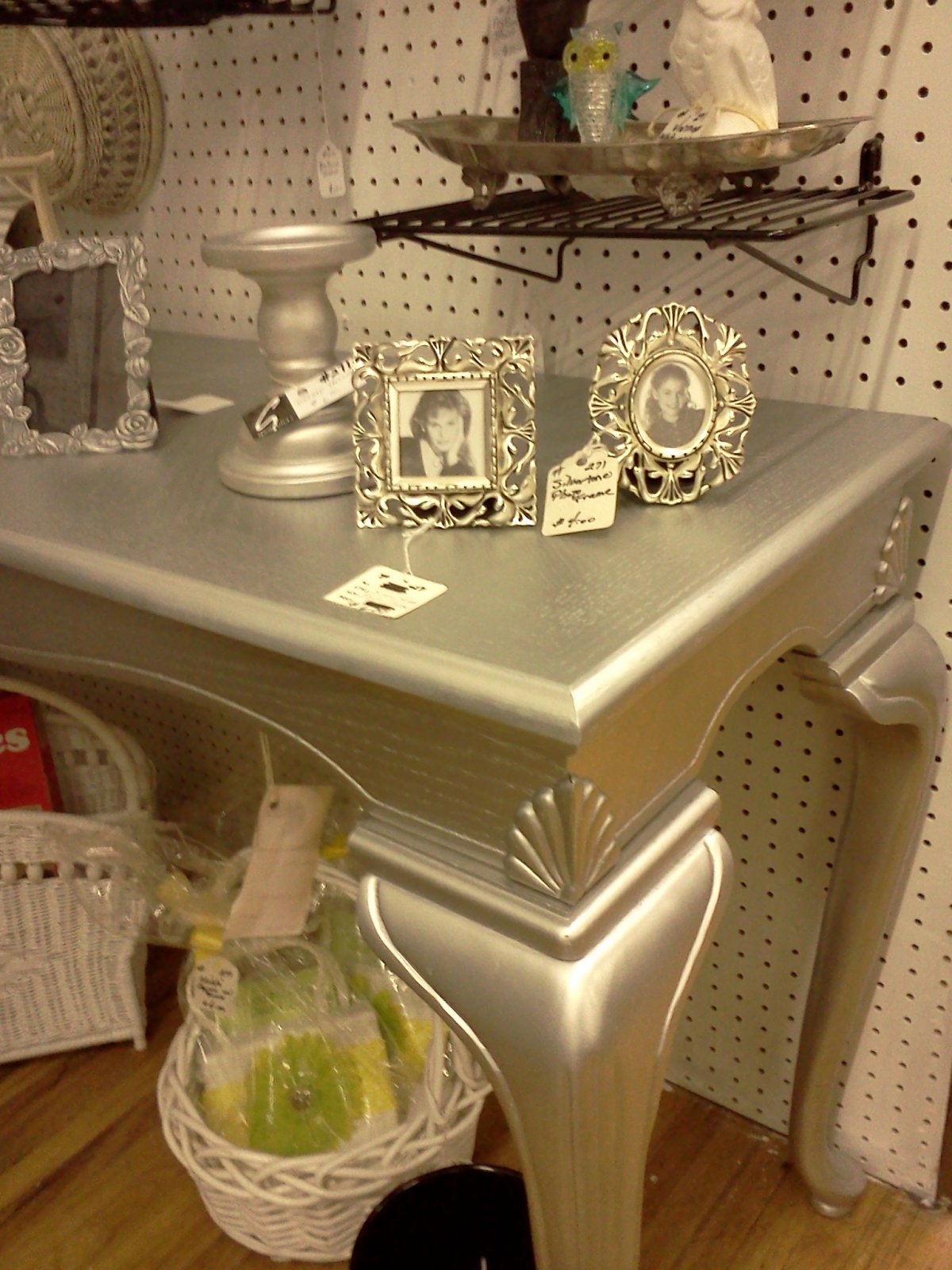 Серебристый декор для мебели