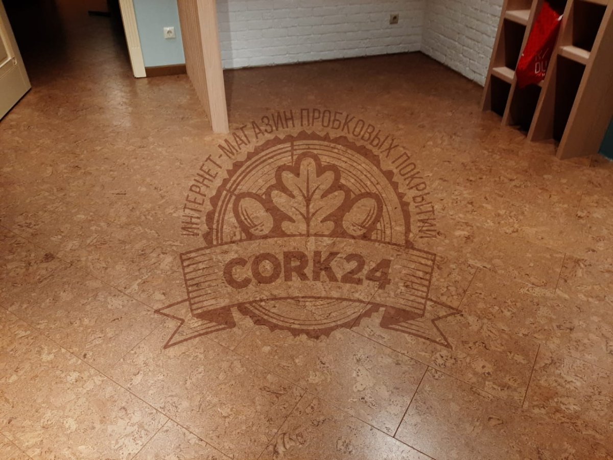 Пробковый плинтус для ламината