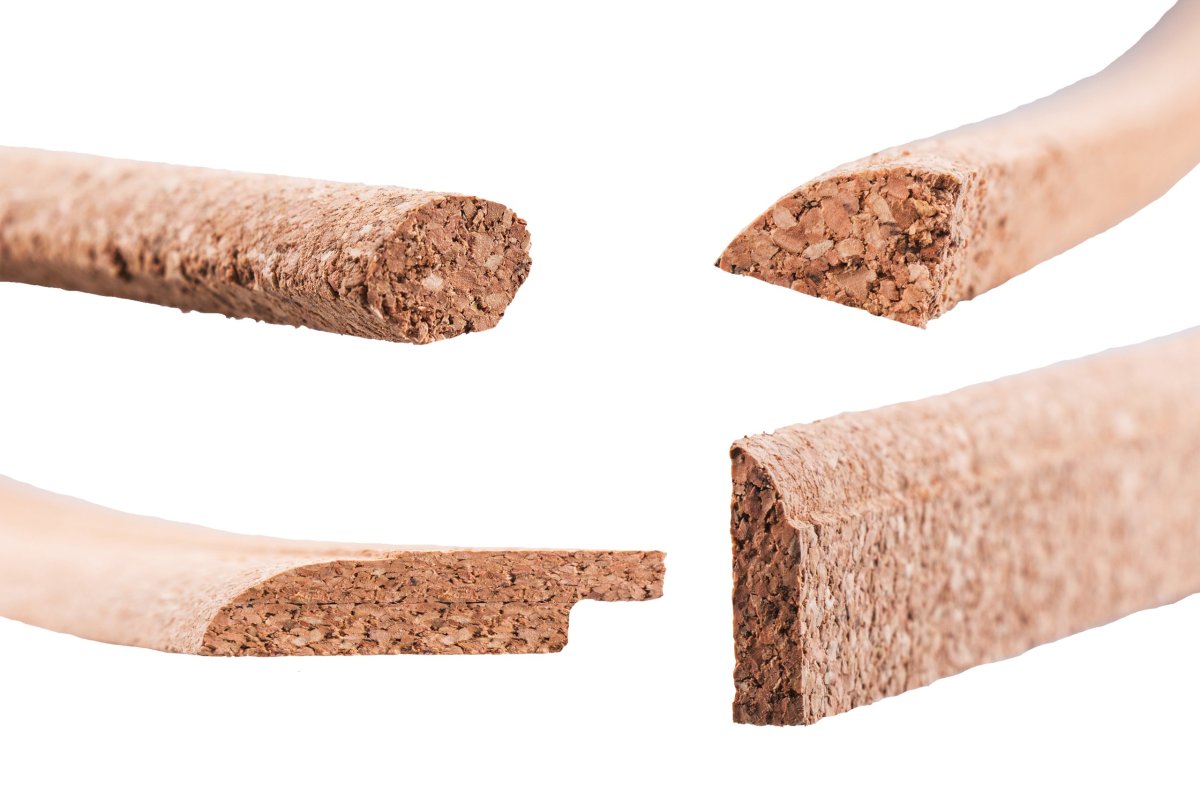 Плинтус пробка 40х22