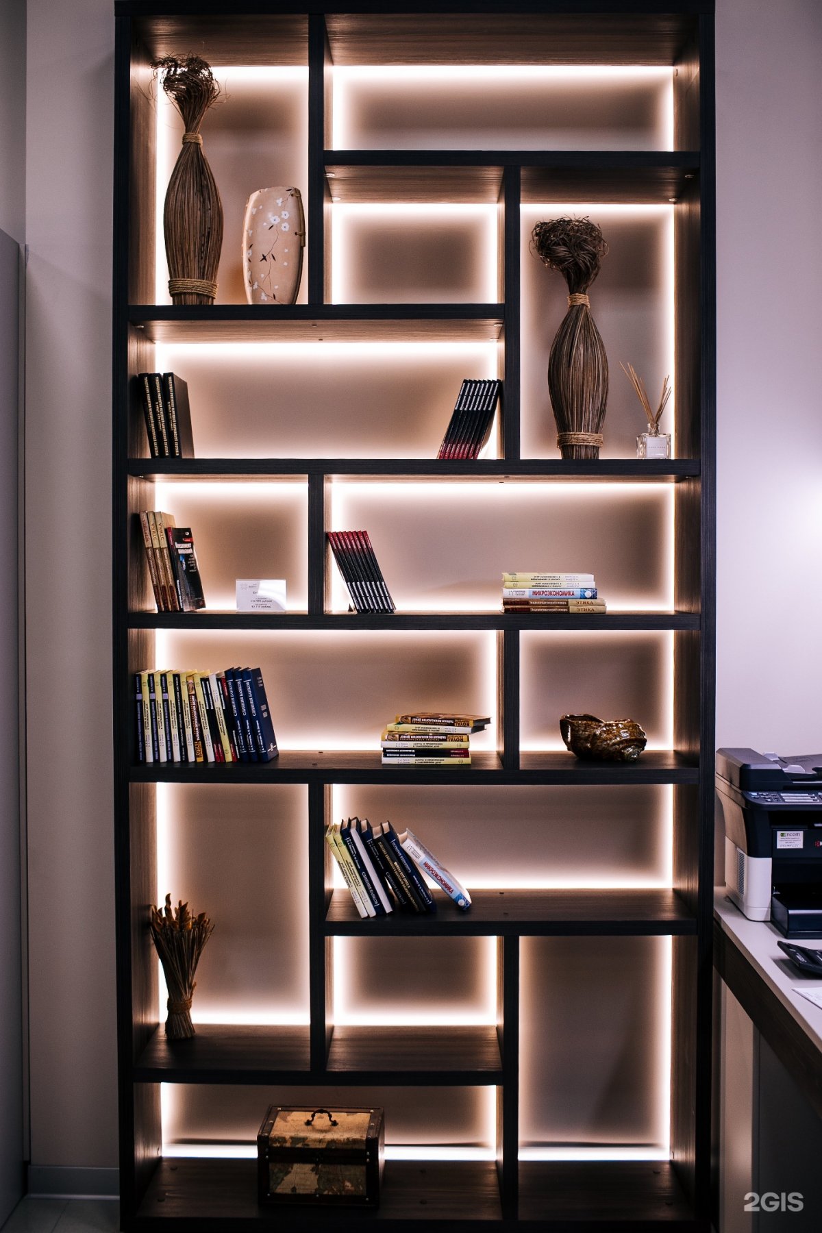 Полки с подсветкой