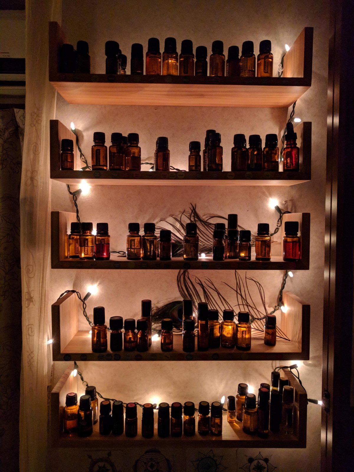 Полки с алкоголем